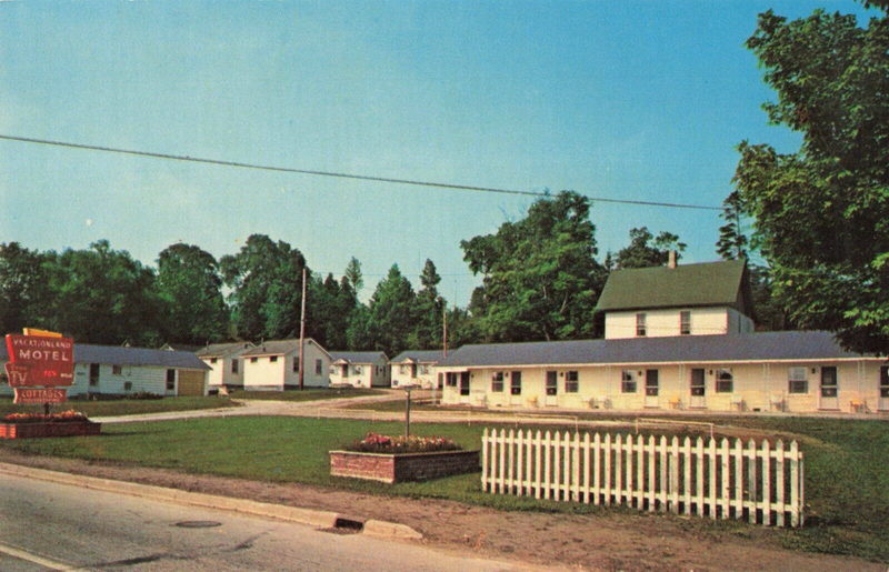Vacationland Motel - Vintage Postcard (newer photo)